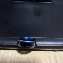 青い金属バンドリング