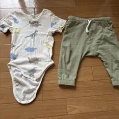 H&M ベビー　恐竜　男の子　ロンパース　半袖　ズボン