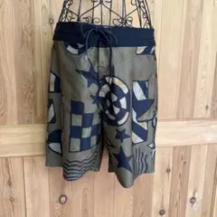 値下げ Volcom 星柄ショートパンツ オリーブグリーン サイズ32