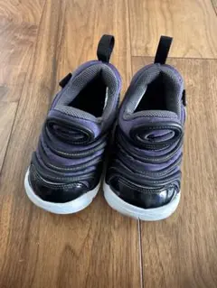 Nike スニーカー・スリッポン 黒/紫　14cm