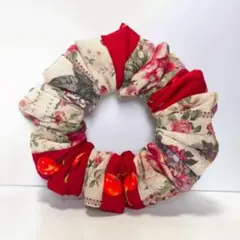 レッド系　シュシュ　ハンドメイド　シンプル