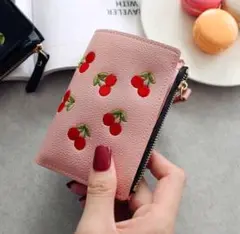 チェリー刺繍 ピンク 二つ折り財布