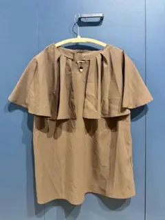 タグ付き未使用ブラウンシャツ