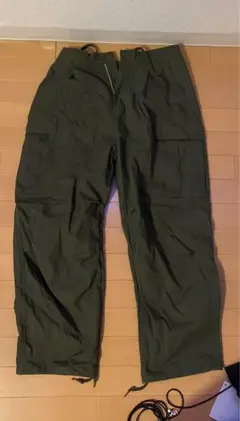 カーゴパンツ　カーキ　ミリタリー