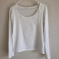 ホワイト 花柄刺繍 長袖Tシャツ ケティー