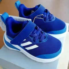 【新品】adidas　12cm　ベビーシューズ　キッズ　青　幅広設計