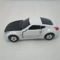 トミカ 日産フェアレディZ 黒×白