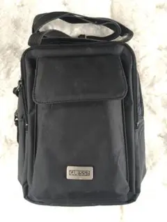 GUESS? ブラック ショルダーバッグ