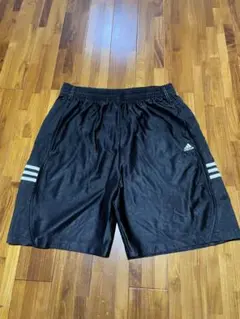 adidas ブラック ハーフパンツ 3本ストライプ