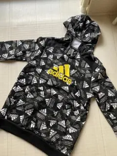 adidasパーカー