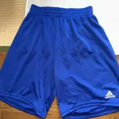 adidas 青 ハーフパンツ