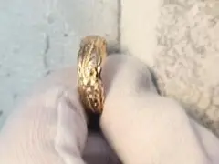 ゴールドリング 彫刻デザイン ダイヤモンド風