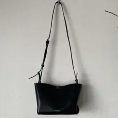 YAHKI ヤーキ レザーショルダーバッグ