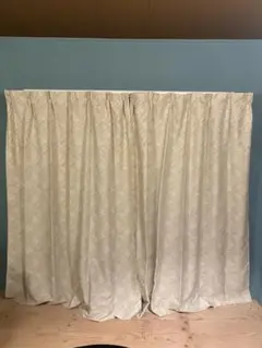 新品美品　クリーム色 植物模様 高級カーテン　98x179cm x 2枚