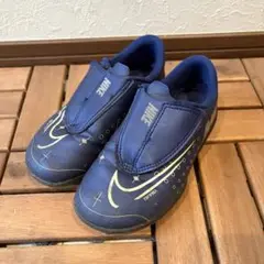 【NIKE】ネイビー サッカーシューズ 18cm