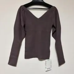SNIDEL Sustainaオフショルリブニットプルオーバー ワインです。