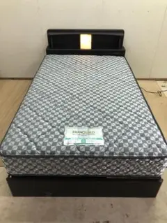 海外赴任のため,ベッドフレーム+マットレスを売ります。交渉可能。