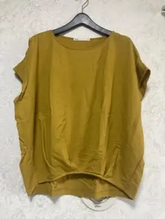 【ikka】冷感半袖カットソー　前タック　ひんやり　　からし色