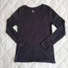 GU　ブラック長袖Tシャツ