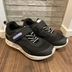 LUVRUSH ブラック スニーカー 19cm