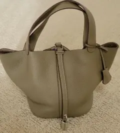 本革キューブ型バッグ