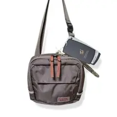 新品 ミステリーランチ DISTRICT4 ショルダーバッグ Pebbleカラー