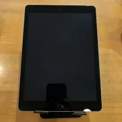 Apple iPad シルバー 本体　第5世代　32GB