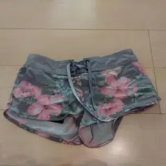 ハイビスカス　サーフ　ショートパンツ グレー