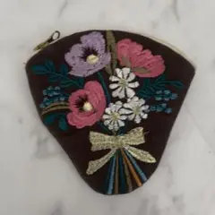花束刺繍 ブラウンポーチ