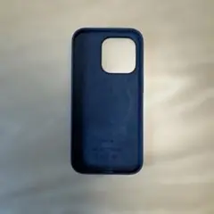 iPhone15pro用ネイビーシリコンケース