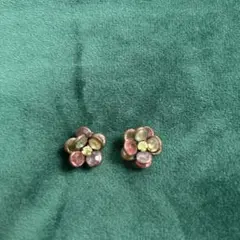 《新品》花型マルチカラー ピアス