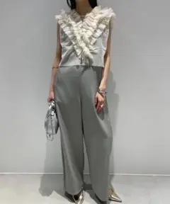 AIC. エーアイシー フリルチュールトップスオールインワンセット グレー