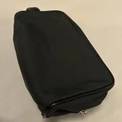 黒いクラッチバッグ　ルイヴィトン