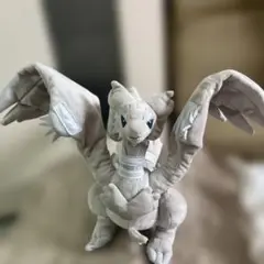 レシラム　ポーズチェンジ　ぬいぐるみ　タカラトミー