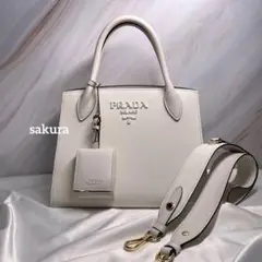 《PRADA》モノクロームバッグ ホワイト