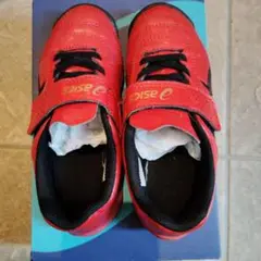 asics ジュニア用サッカーシューズアウトドアトレーニング用18cm