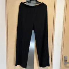 ユニクロプリーツパンツ