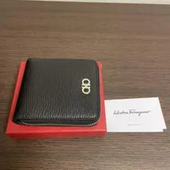 Salvatore Ferragamo(サルヴァトーレフェラガモ)二つ折り財布