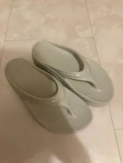 oofos oomega ウーフォス　ウーメガ