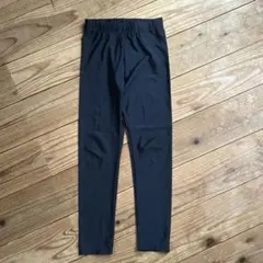 ブラック ラッシュガード　レギンス　150サイズ　エルフィンドール　西松屋