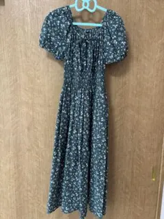 ユニクロ　ボリュームスリーブワンピース　Ｓ