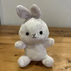 ウサギぬいぐるみ