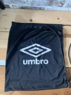 umbro メッシュボールバッグ 黒