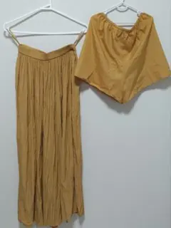 UNIQLO ロングパンツ　ペチコート付き　 Sサイズ