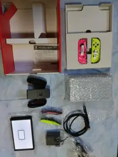 Nintendo Switch 有機ELモデル本体 とケース