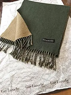Guy Laroche ギラロッシュビキューナ入り　カシミアマフラー新品　グレー Guy Laroche ギラロッシュビキューナ入りカシミアマフラー新品グレー