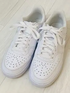 美品NIKE スニーカー　コートビジョン　25㎝