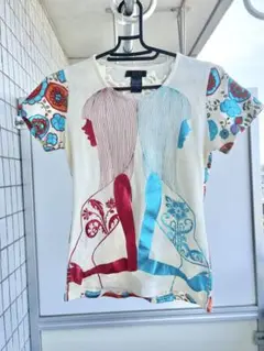 【美品】CUSTO Barcelona クストバルセロナ　女の子&花柄Tシャツ