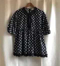 UNITED ARROWS Vネック水玉フリル五分袖トップス　フリーサイズ