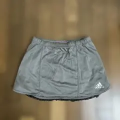 adidas グレー スカート ジッパーポケット付き